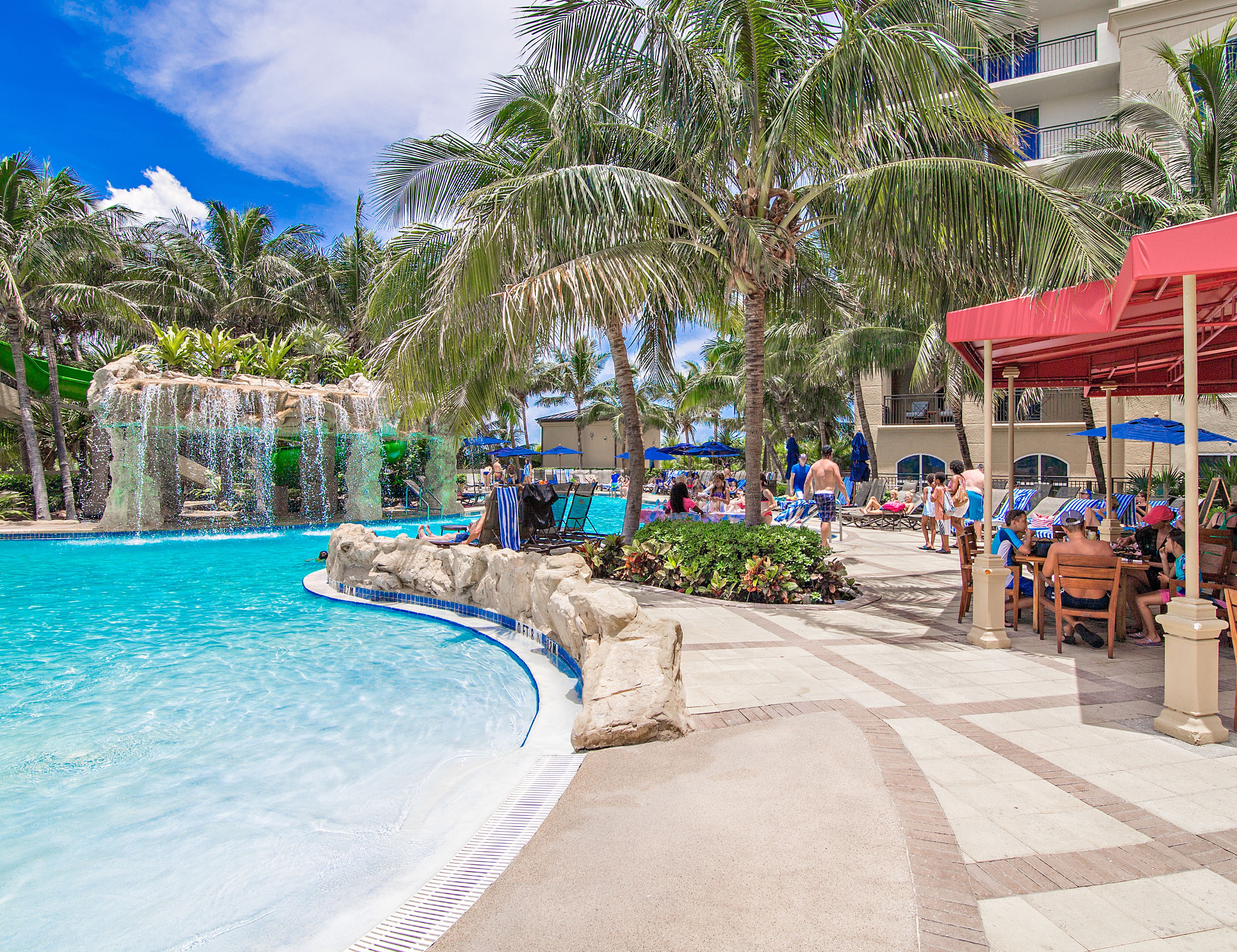 2 室外游泳池，收费帐篷屋，池畔遮阳伞