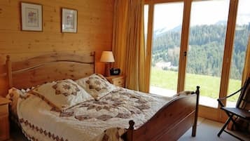 Apartment, 3 Schlafzimmer, Terrasse, Bergblick | 3 Schlafzimmer, kostenloses WLAN, Bettwäsche