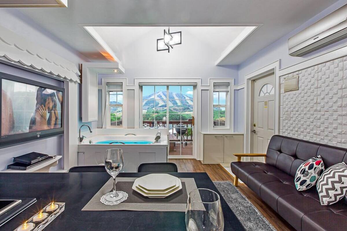A-2 (Spa) | Living area | Flat-screen TV