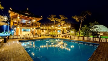 Seasonal outdoor pool