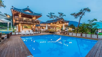 Seasonal outdoor pool