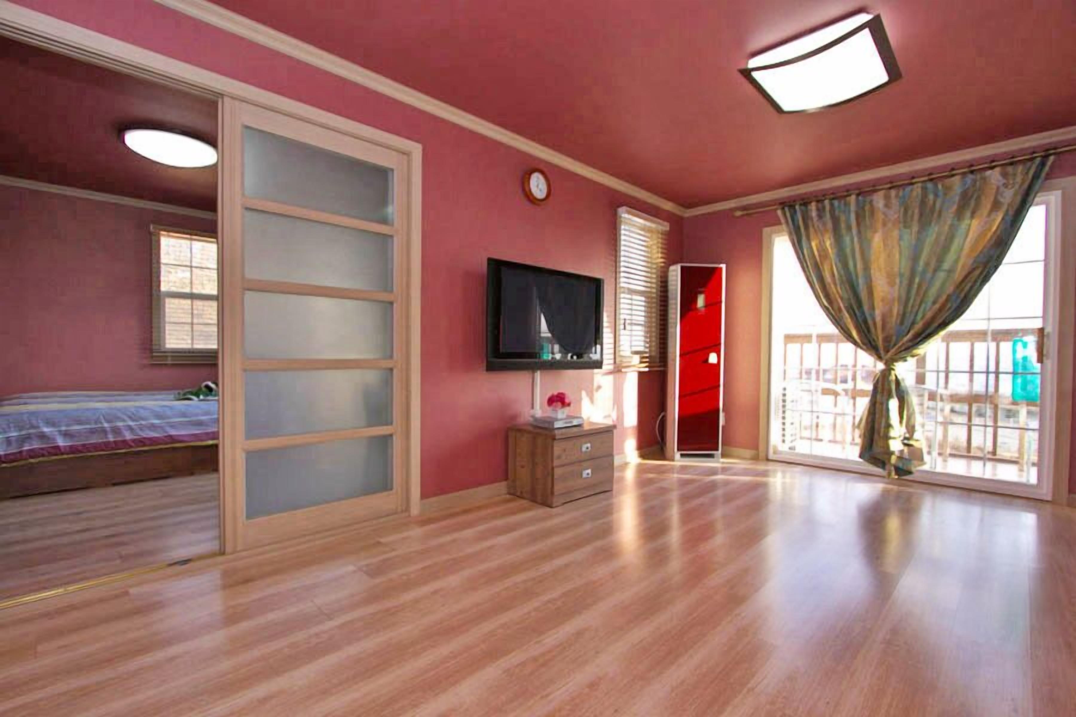 Living area | Flat-screen TV