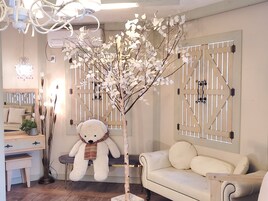 デュープレックス テラス (Ylang Ylang) | リビング エリア | 42 インチの薄型テレビ (ケーブル放送視聴可)、テレビ