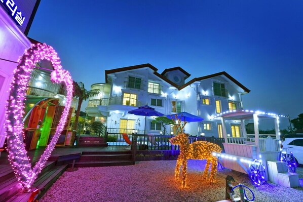 Front of property - evening/night