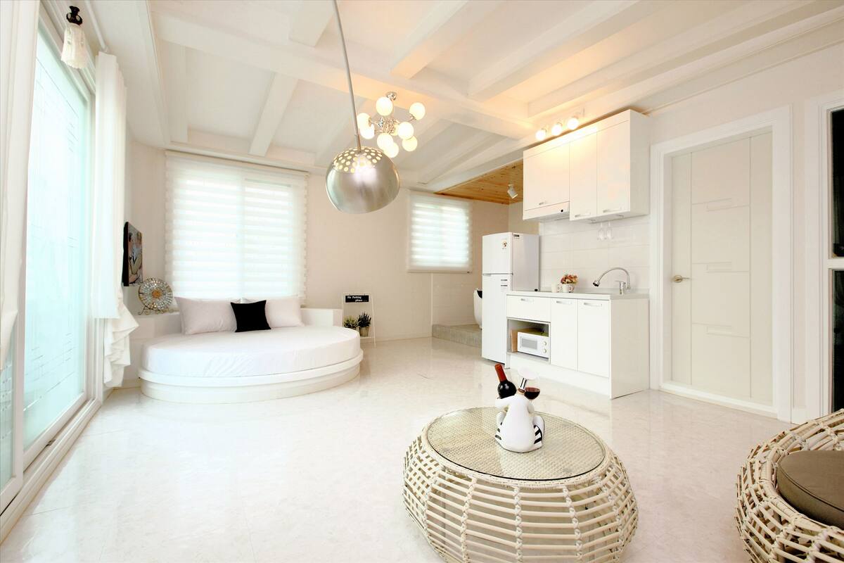 Standard Room | Living area | Flat-screen TV