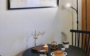 Studio (8) | Essbereich im Zimmer
