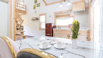 Duplex (Parsely) | In-room dining