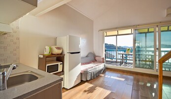202 | 전용 주방 | 대용량 냉장고, 전자레인지, 쿡탑, 전기 주전자