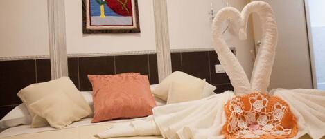 Quadruple Room (TIFFANY) | Premium bedding, desk, soundproofing, iron/ironing board