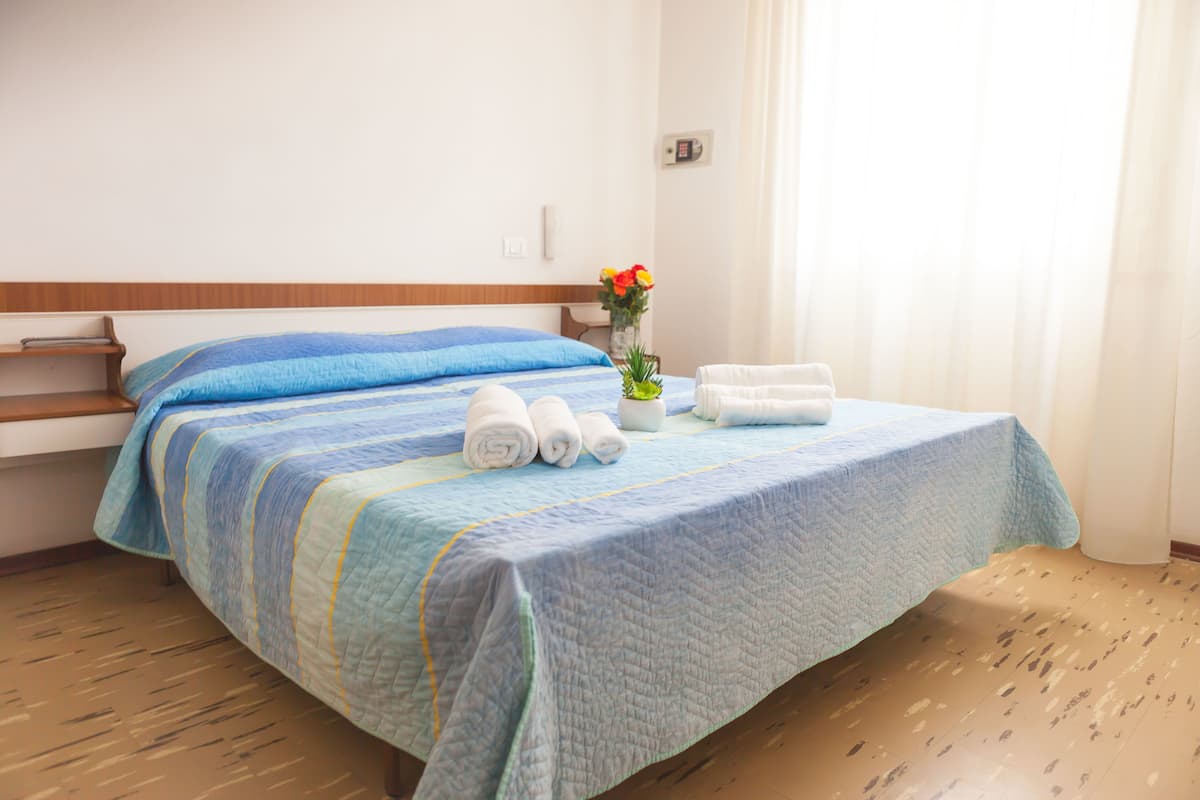 Desk, cots/infant beds, free WiFi