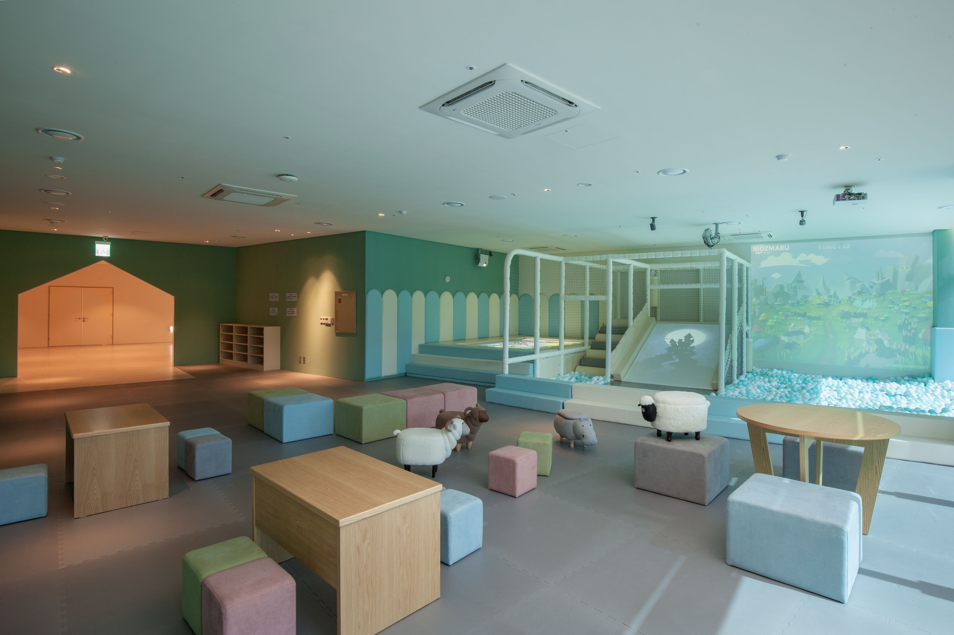 children’s play area – indoor