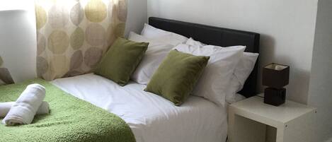 4 عدّة غرف نوم وأغطية فراش متميزة ومكواة/لوح كي وواي فاي مجانًا