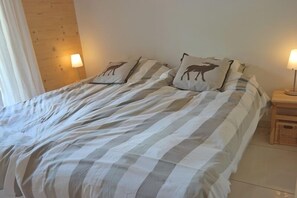 Apartment, 3 Bedrooms, Balcony, Mountain View | 3 bedrooms, free WiFi, bed sheets - Appartement Esserts A42 (Val d'Illiez)
