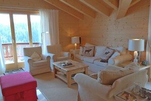 Apartment, 3 Bedrooms, Balcony, Mountain View | Living area | Flat-screen TV, DVD player