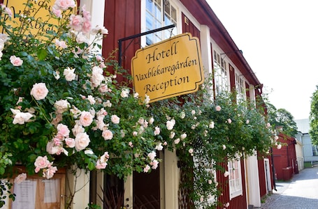 Fachada de la propiedad. Hotell Vaxblekaregården