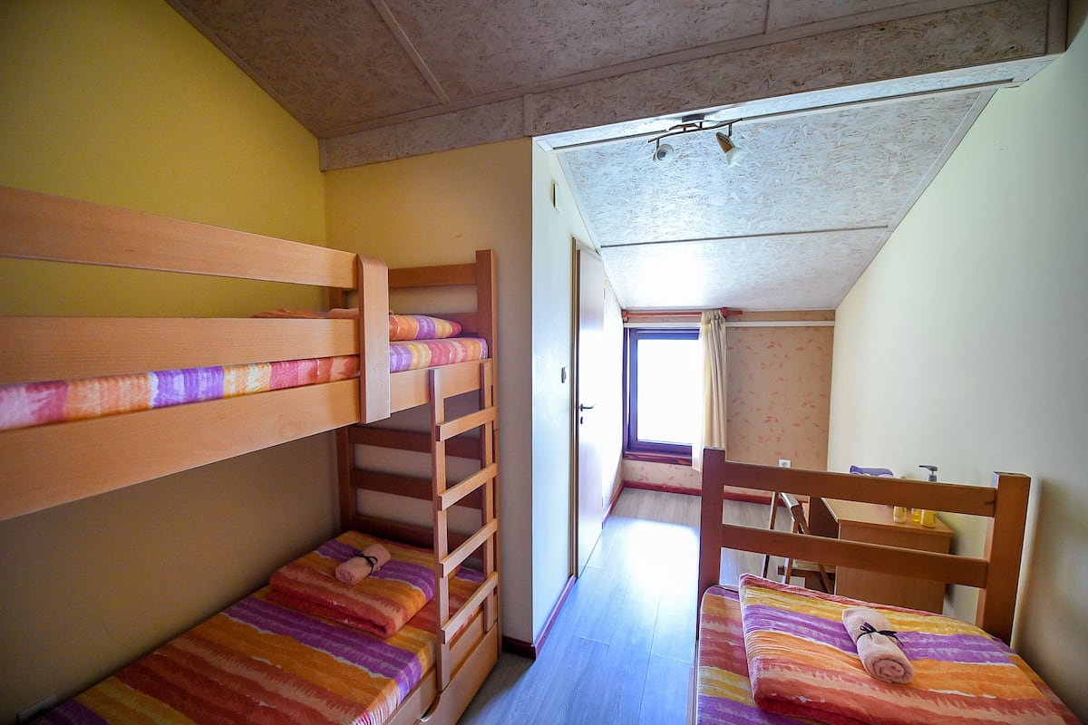 Kamar Triple Klasik | Kedap suara, setrika/meja setrika, Wi-Fi gratis, dan seprai linen
