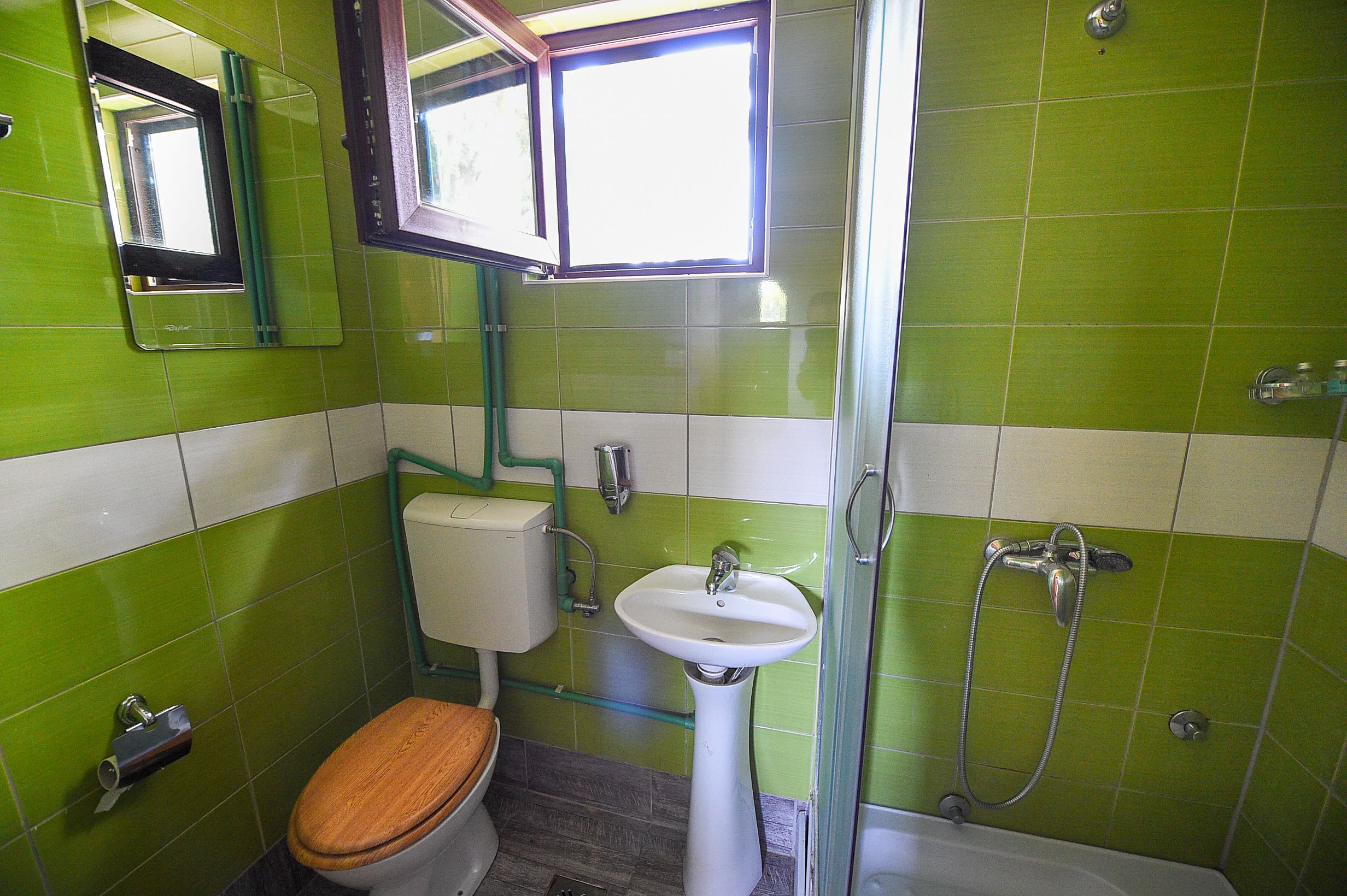 Photo - San Art Floating Hostel & Apartments