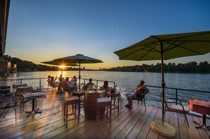 Lounge - San Art Floating Hostel&Apartments (Belgrade)