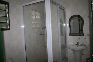 Standard Double Room, 1 Double Bed | Bathroom | Shower, towels - Godville Guest House (Adenta)