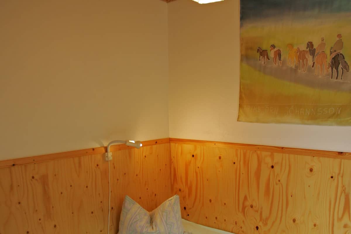 Single Room, Shared Bathroom