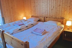 3 عدّة غرف نوم وملاءات أسرّة