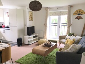 Apartment, 2 Bedrooms | Living area | Flat-screen TV - Two Bedroom Apartment in Basildon (Basildon)