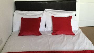 Apartment, 2 Bedrooms | 2 bedrooms, premium bedding, iron/ironing board, free WiFi