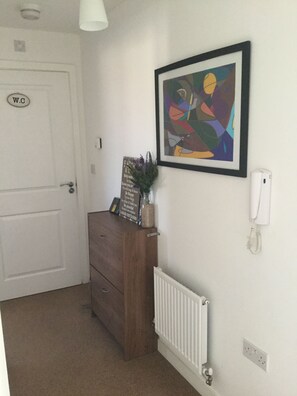 Interior entrance - Two Bedroom Apartment in Basildon (Basildon)