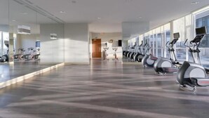 Fitness facility - Two-bedroom Superior Apartment (Mississauga)
