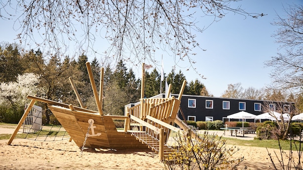 Área de juegos infantiles al aire libre