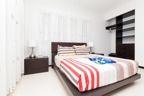 Condo | 1 bedroom, in-room safe, iron/ironing board, free WiFi