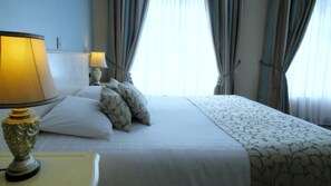 Desk, iron/ironing board, free WiFi - The Lough & Quay (Newry)