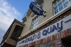 Exterior - The Lough & Quay (Newry)