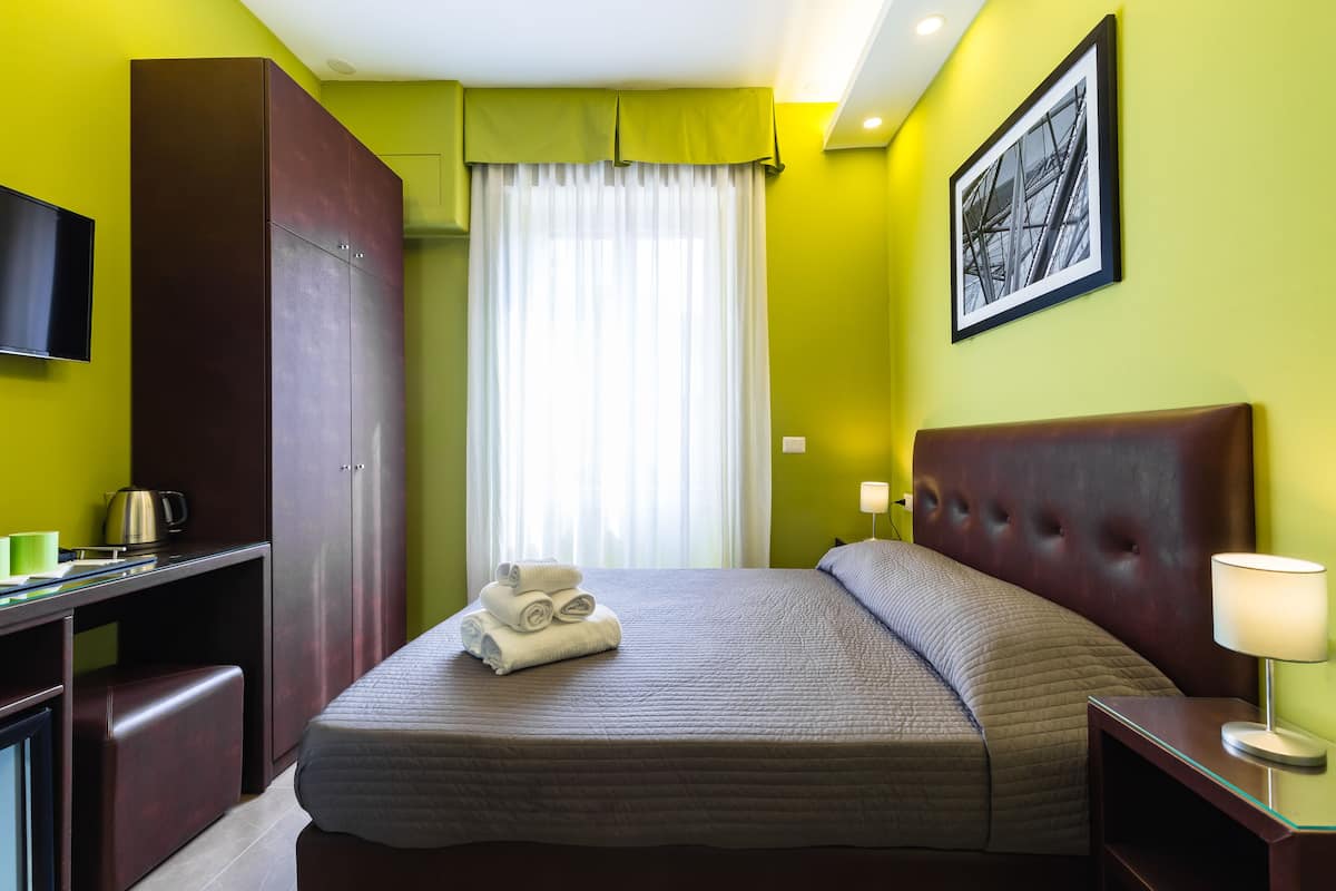 Classic Double Room | Individually furnished, desk, laptop workspace, soundproofing