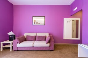 Comfort Quadruple Room | Individually furnished, desk, laptop workspace, soundproofing - BH Napoli Railway (Naples)