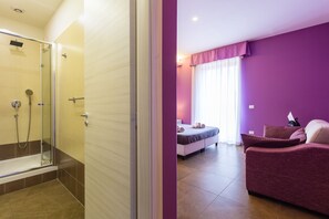 Comfort Quadruple Room | Individually furnished, desk, laptop workspace, soundproofing - BH Napoli Railway (Naples)