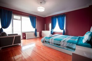Deluxe-Villa, 6 Schlafzimmer, Raucher, Meerblick | 6 Schlafzimmer, Schreibtisch, kostenloses WLAN