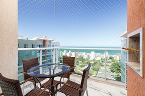 Room, 3 Bedrooms | Balcony