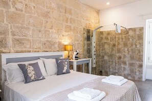 Superior Double Room, 1 Queen Bed | Premium bedding, in-room safe, desk, free WiFi - Lemon Tree Relais by CX Collection (Zabbar)
