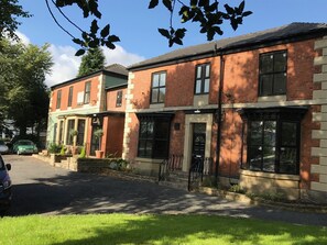 Exterior - The Dalbury and Palmer (Sheffield)