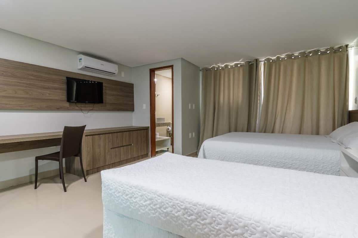 Minibar y ropa de cama