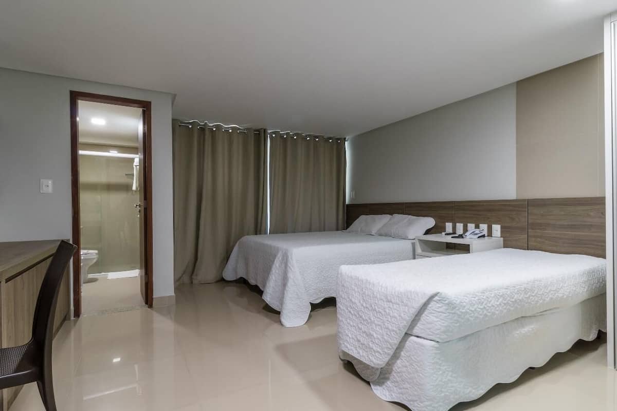 Minibar y ropa de cama