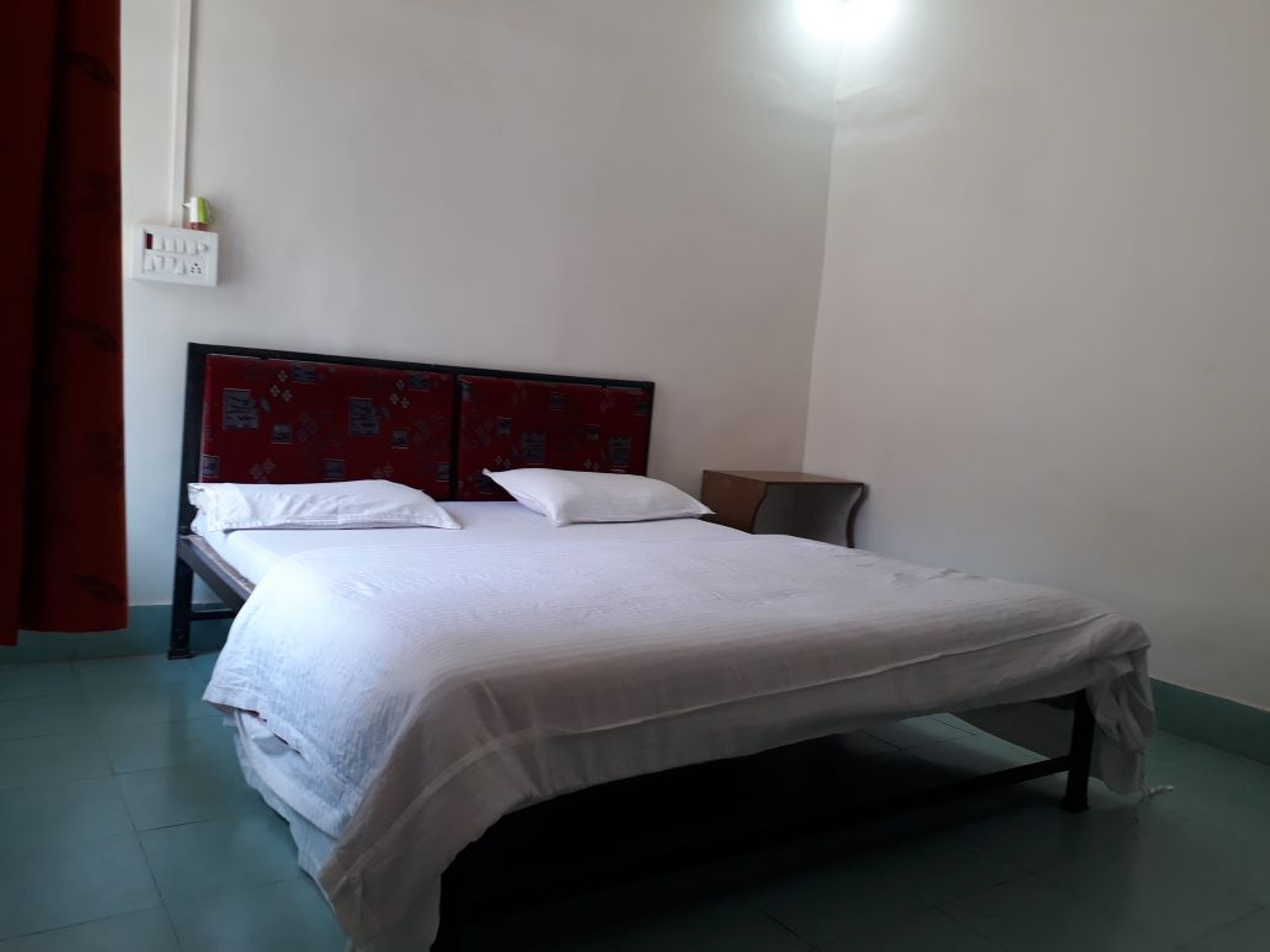 Standard Room, 1 King Bed | Rollaway beds, free WiFi