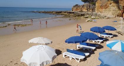 Maison de ville fait part 100m de la plage dans le calme