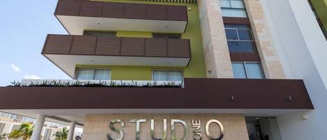 Fachada de la propiedad