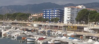 Apartamento en primera linea de mar 2 dormitorios+WIFI+2 PLAZAS PARKING+TERRAZA