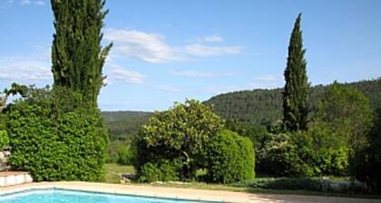 Tradicional villa provenzal con piscina privada climatizada