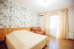 Superior Triple Room | Premium bedding, in-room safe, desk, iron/ironing board - Renessans (Sirius)