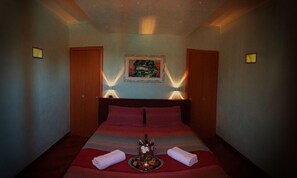 3 bedrooms, iron/ironing board, free WiFi, wheelchair access - Oleggio Castello: Living Fashion - Villa Cometa a place of relax in style (Casaleggio Novara)