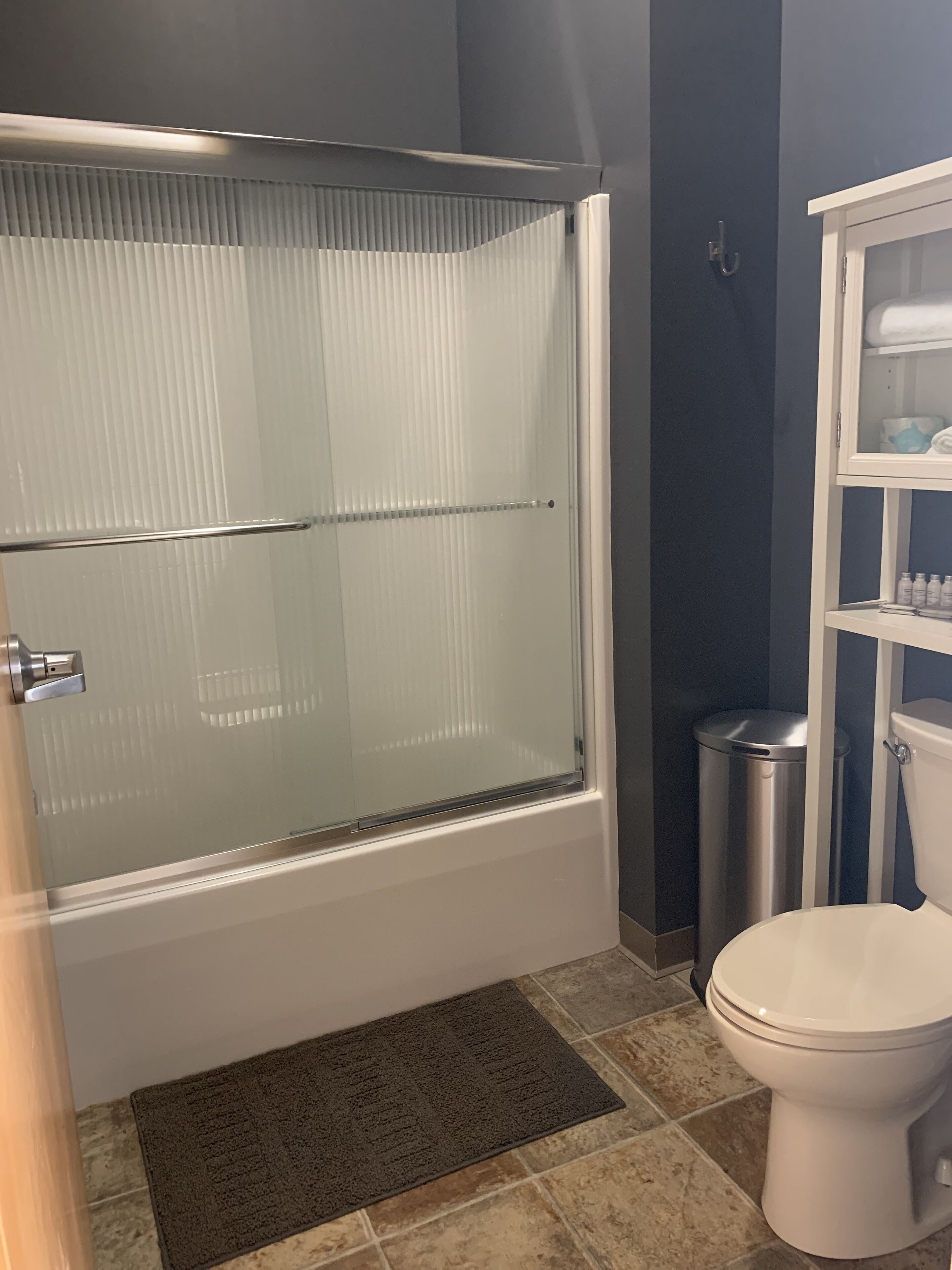 standard room, 2 double beds, non smoking | bathroom | combined shower/bathtub, hair dryer, towels